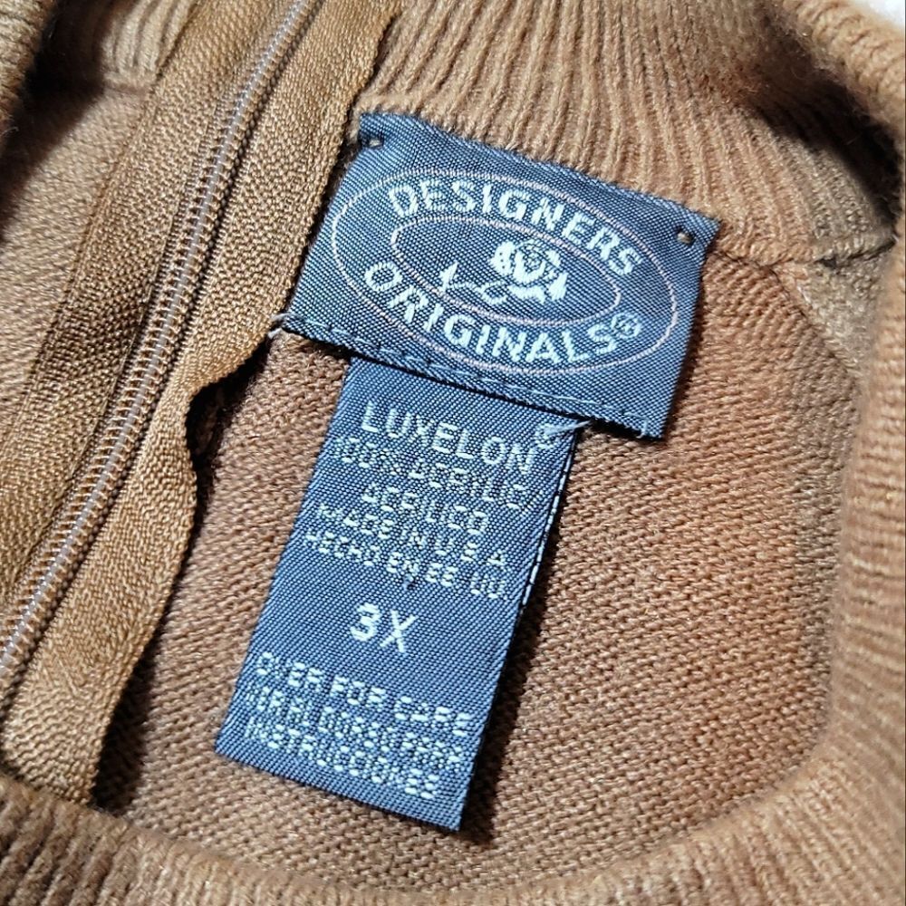 Designers Originals Tan Ribbed Zipper Back Crew Neck Acrylic Plus Size Sweater - Picture 5 of 8